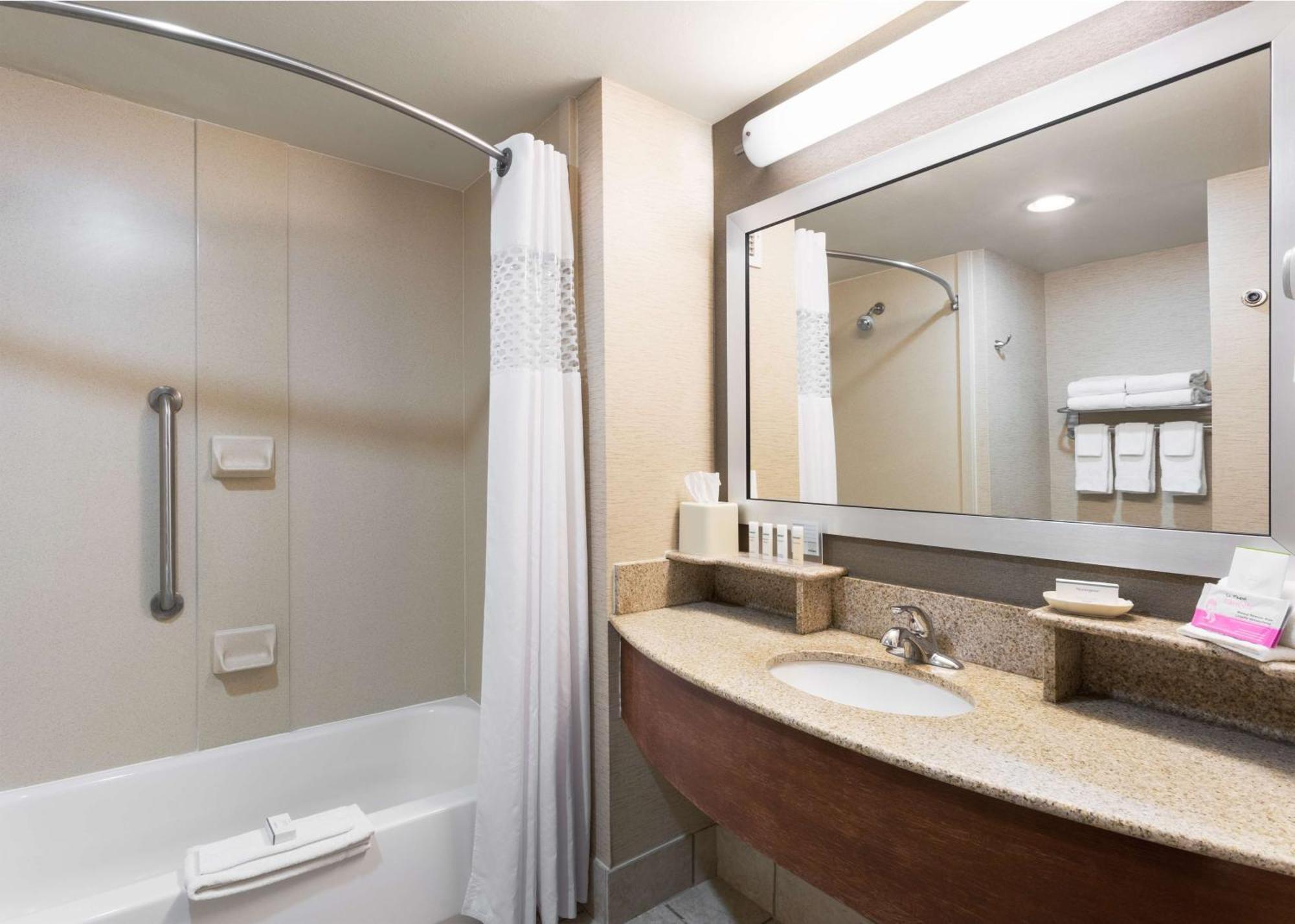 Hampton Inn By Hilton Одеса Екстериор снимка